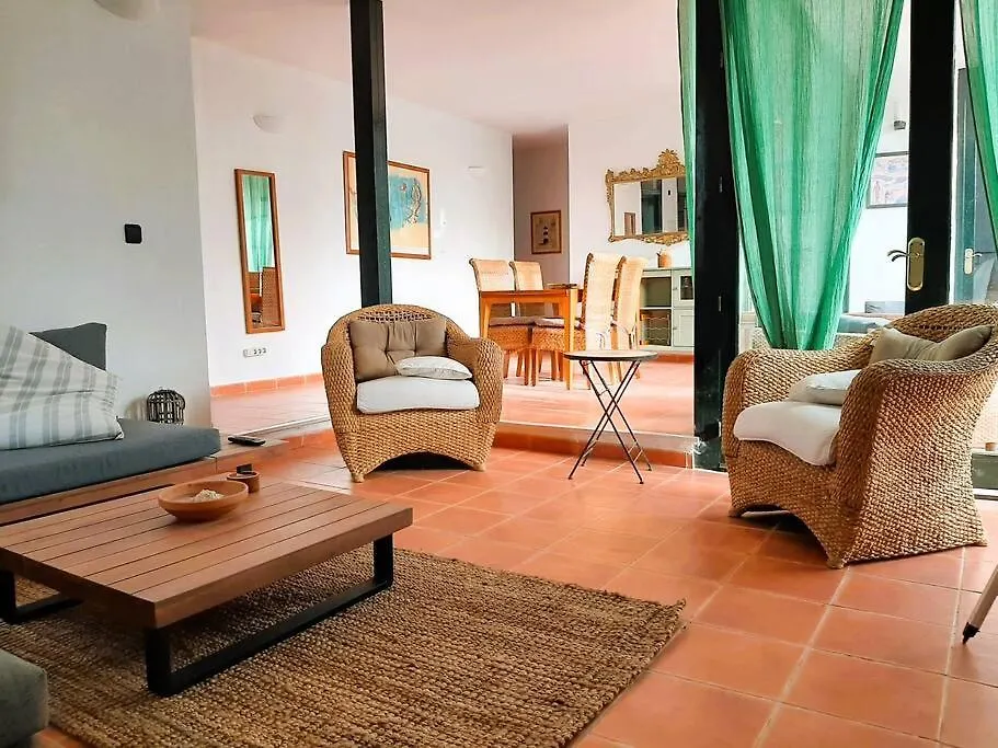 Anana Binisafua Villa